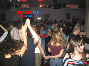 Im 8seasons in München Salsa tanzen